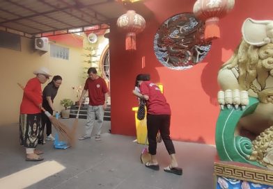 Perkuat Toleransi di Kota Serang, Umat Lintas Agama Bersihkan Vihara Avalokitesvara